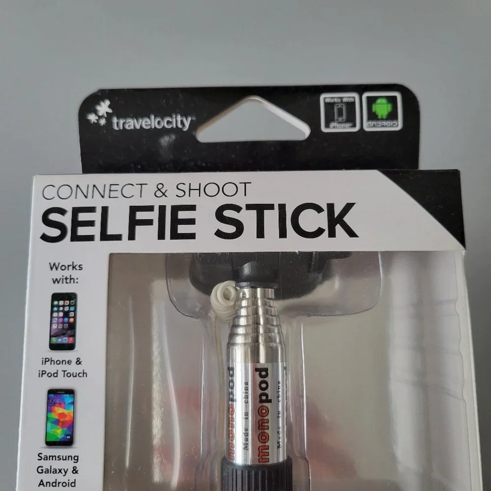 NEW Travelcity Connect & Shoot Selfie Stick for iPhone and Android Phones Black